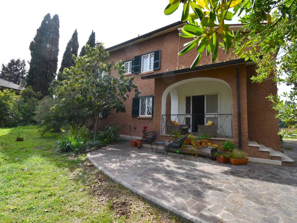 Villa a Roma in Via Ernesto Basile, 36 - Foto 1