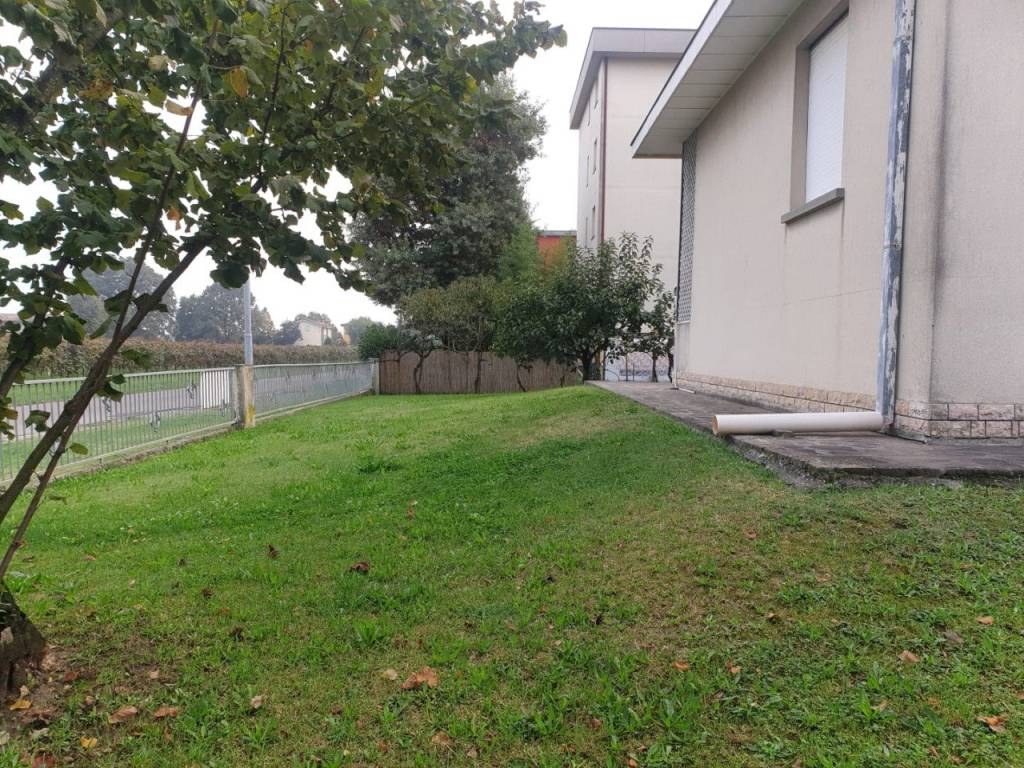 Villa a Novi di modena in VIA TIZIANO VECCHIO - Foto 5