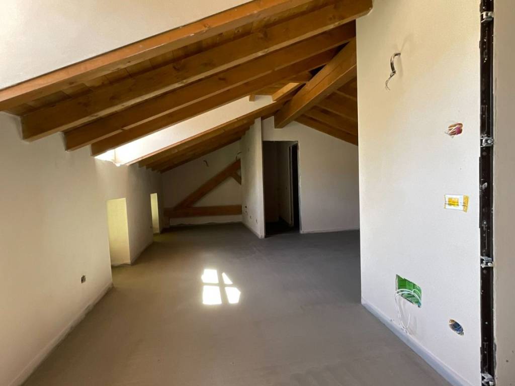Appartamento a Cannobio in Via Paolo Zaccheo, 16 - Foto 3