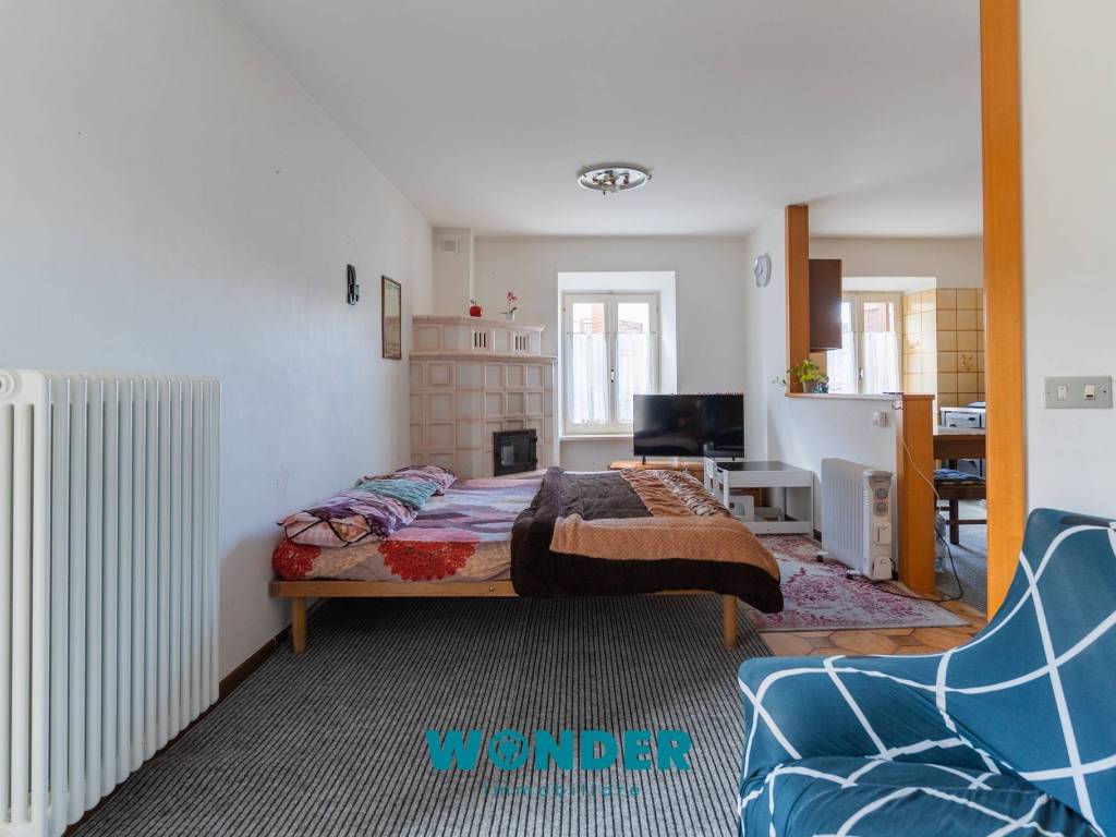 Casa indipendente a Ronzo-chienis in Via 25 Aprile, 2 - Foto 2