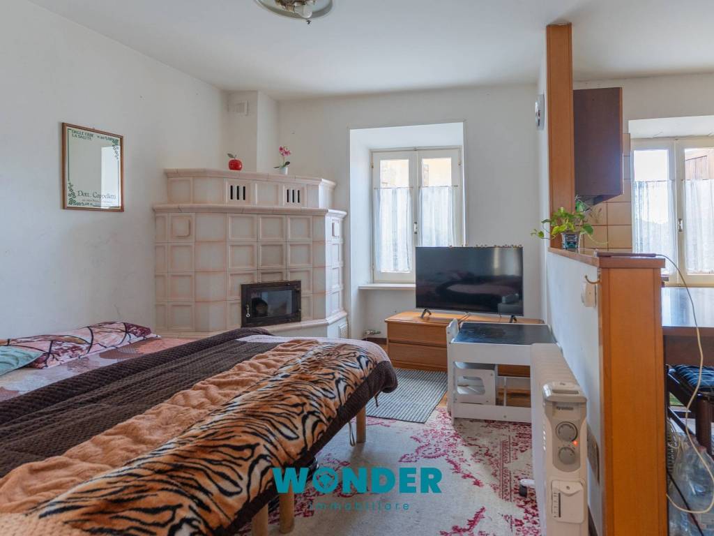 Casa indipendente a Ronzo-chienis in Via 25 Aprile, 2 - Foto 3