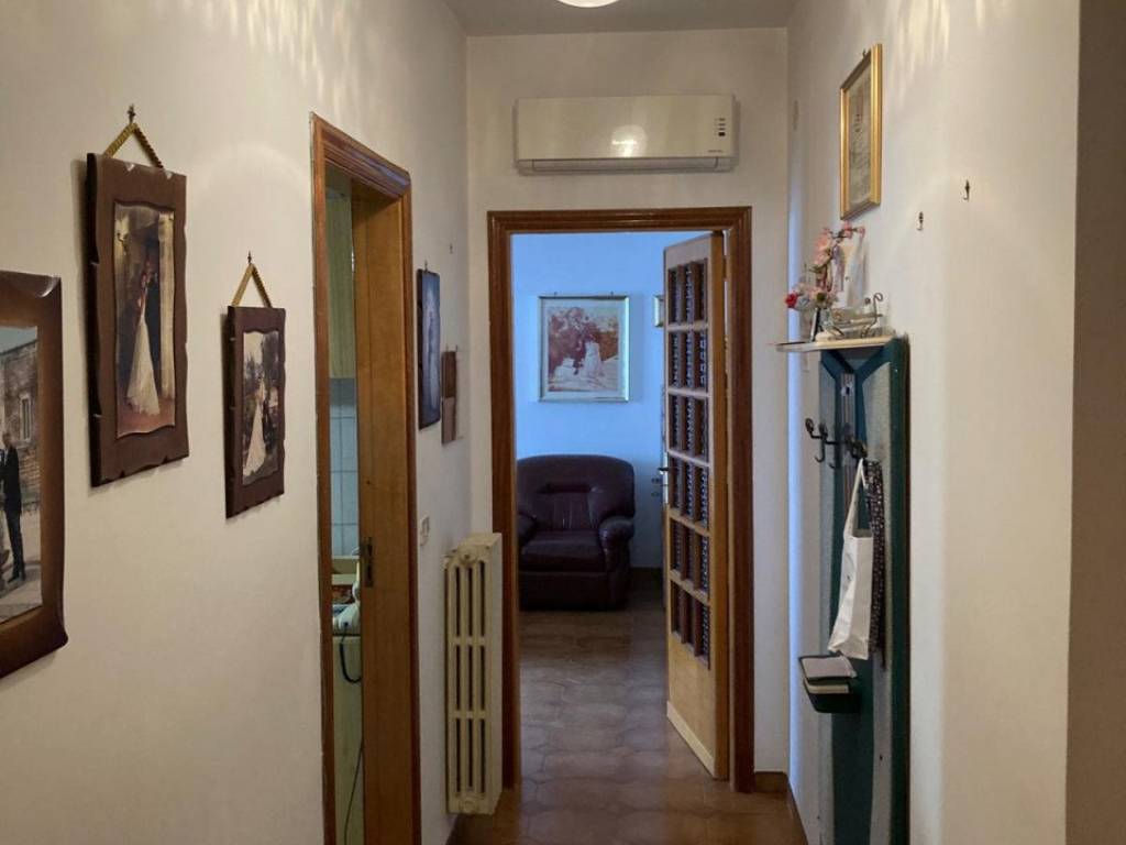 Appartamento a Ceglie messapica in VIA SACERDOTE GIOVANNI MASTRO - Foto 3