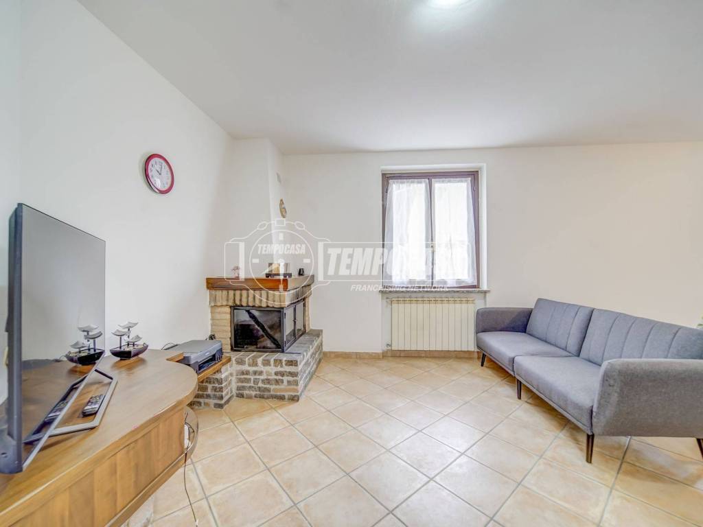 Casa indipendente a Fagnano olona in Via Antonio Rosmini 9 - Foto 2