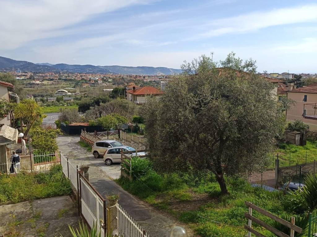 Villa a Borghetto santo spirito in Via Michelangelo - Foto 2
