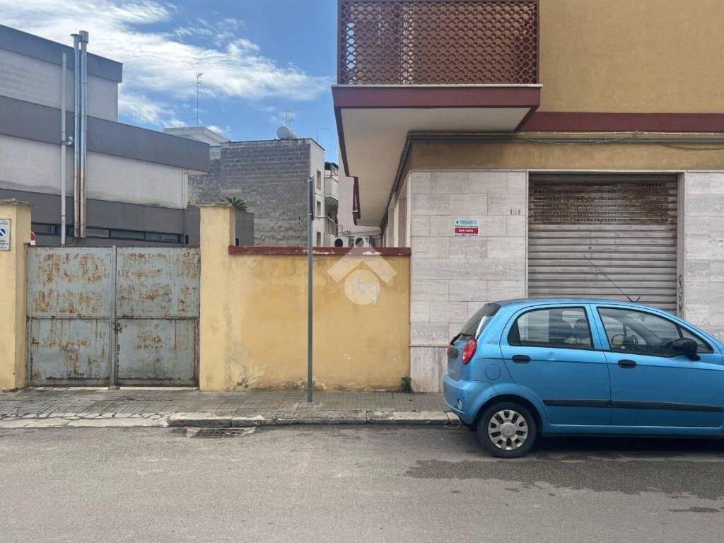 Box / garage a Brindisi in Via Giulio Cesare, 153 - Foto 4