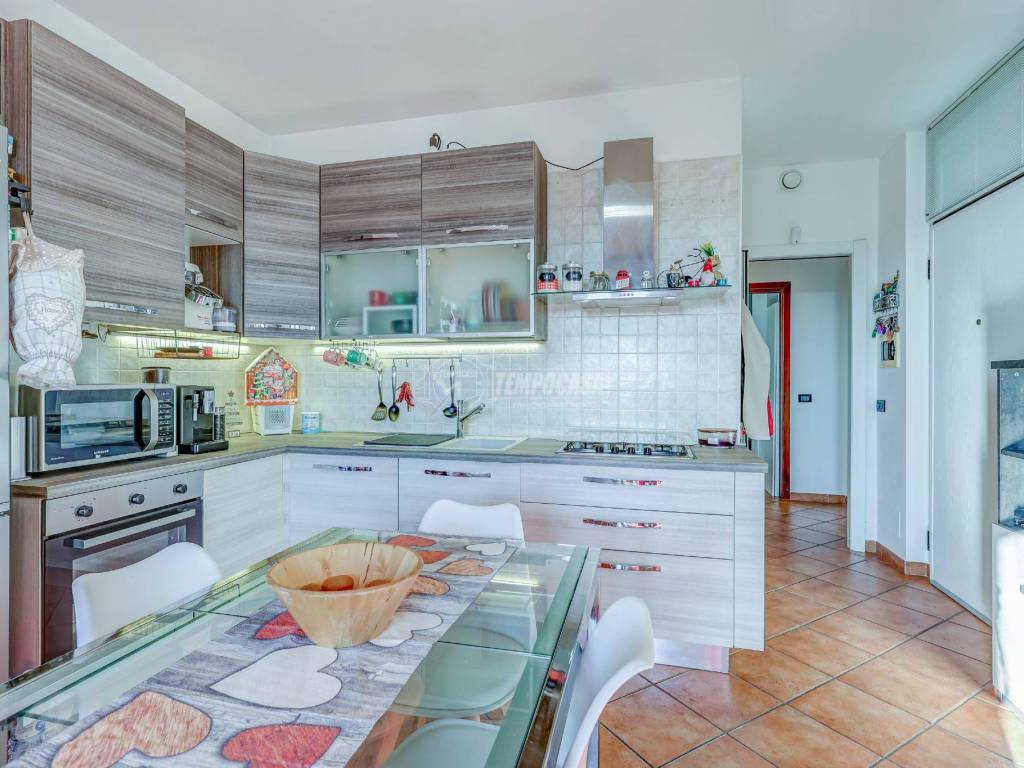 Appartamento a Cardano al campo in Via Vincenzo Bellini 25 - Foto 4