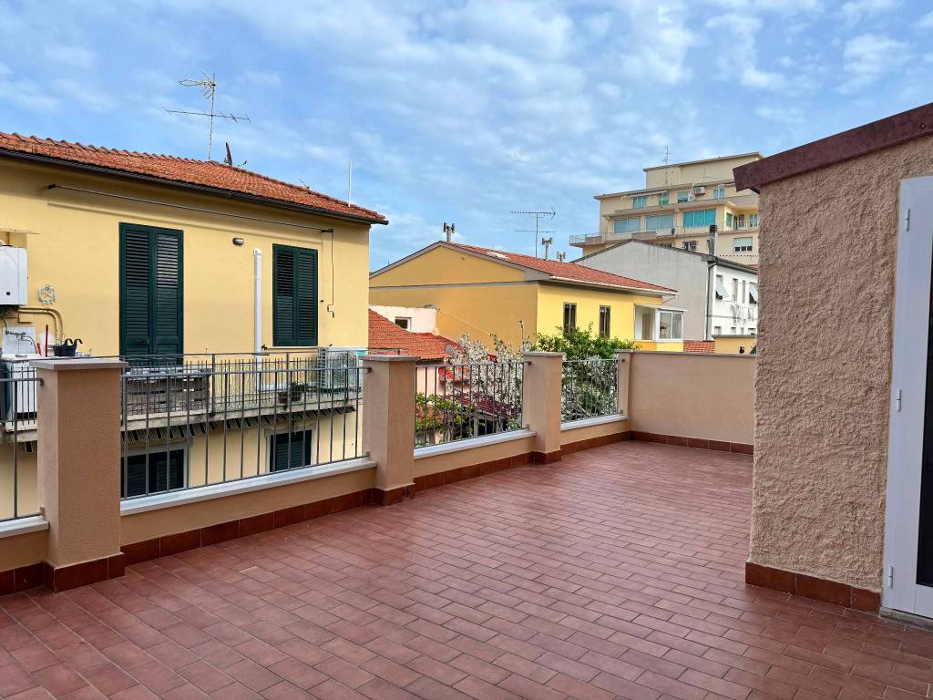 Appartamento a Rosignano marittimo in Piazza Monte alla Rena - Foto 3