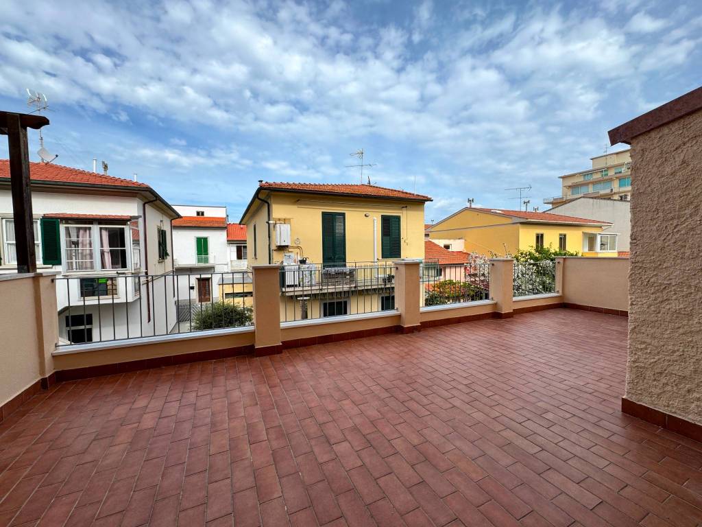 Appartamento a Rosignano marittimo in Piazza Monte alla Rena - Foto 4