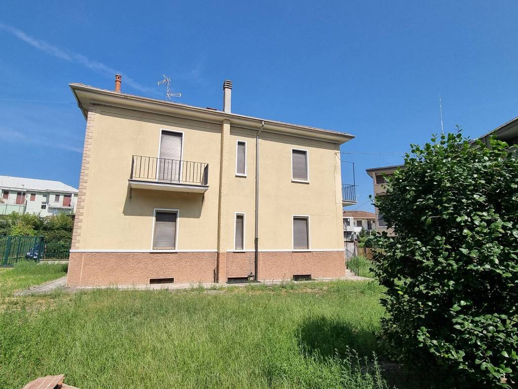 Villa a Novara in Strada Privata Ferrara e Monferrini, 11 - Foto 2