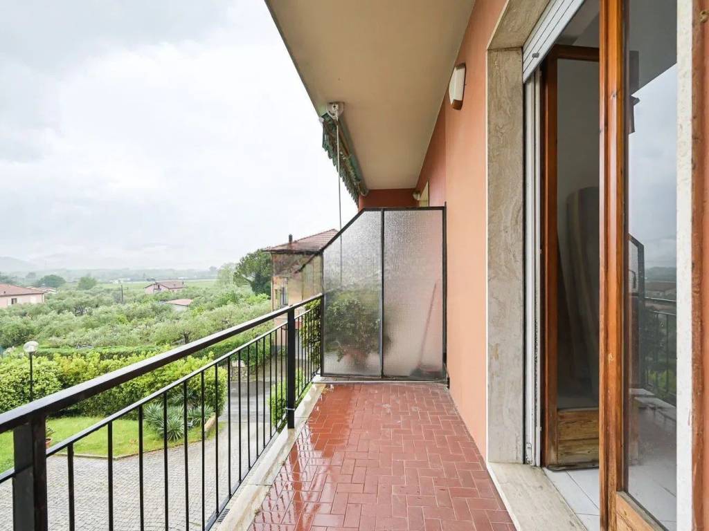 Appartamento a Santo stefano di magra in Via Luciano Tavilla - Foto 3