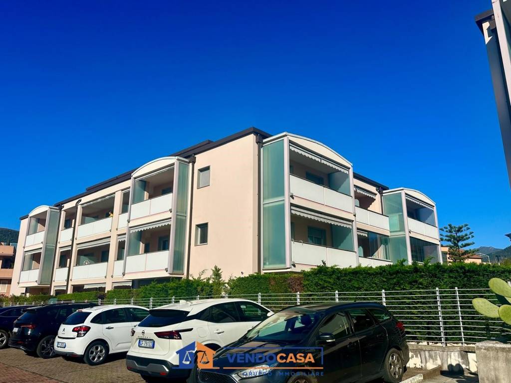 Appartamento a Loano in Via Ugo Foscolo - Foto 2