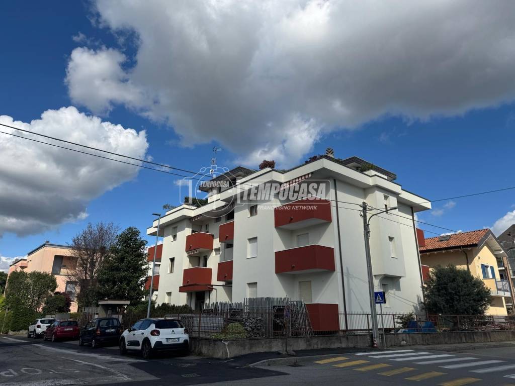 Appartamento a Busto arsizio in Via Canazei 2 - Foto 3