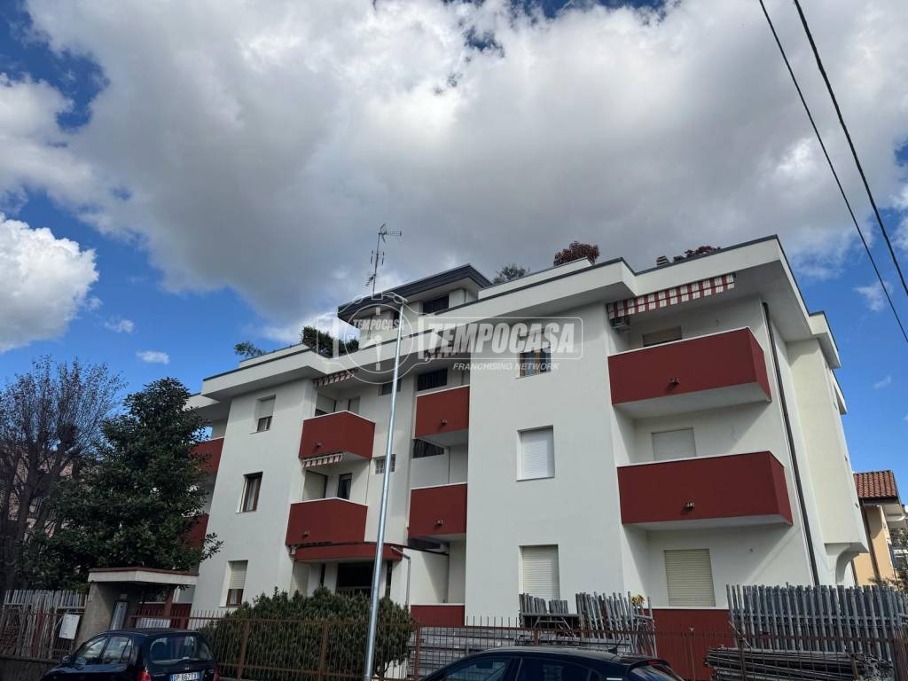 Appartamento a Busto arsizio in Via Canazei 2 - Foto 4