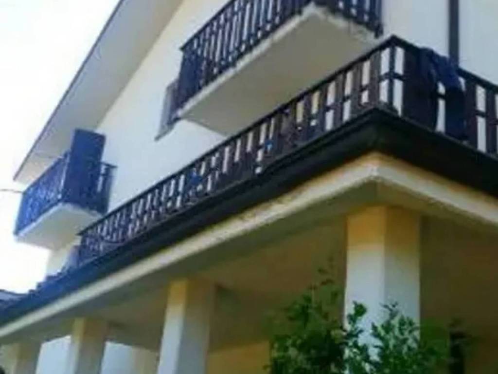 Appartamento a Ventasso in Via Burapino - Foto 2