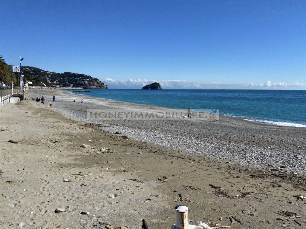 Immobile a Spotorno in Via 25 Aprile - Foto 4