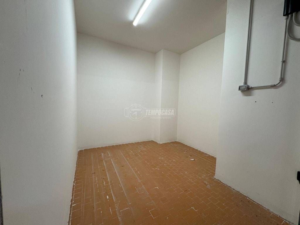 Box / garage a Ascoli piceno in Viale Indipendenza 21 - Foto 3