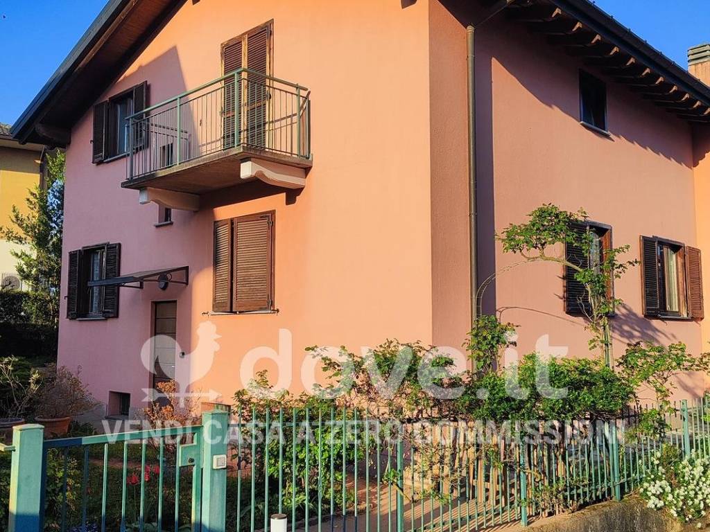 Villa a Luino in Via Cervinia - Foto 3