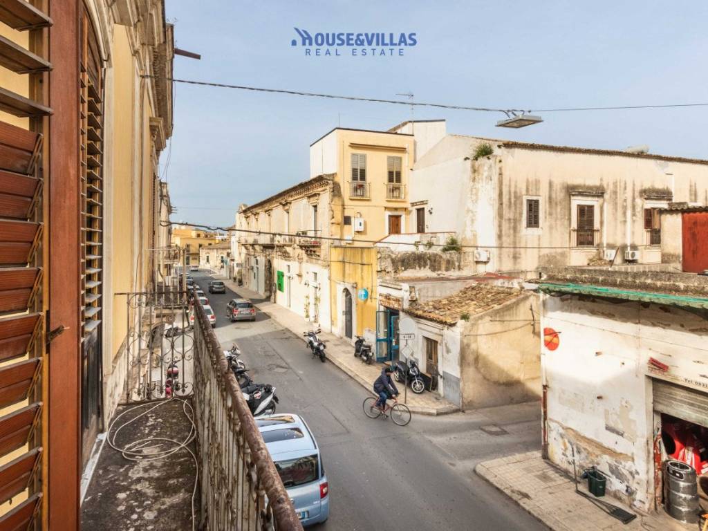Casa indipendente a Avola in Via Linneo - Foto 2