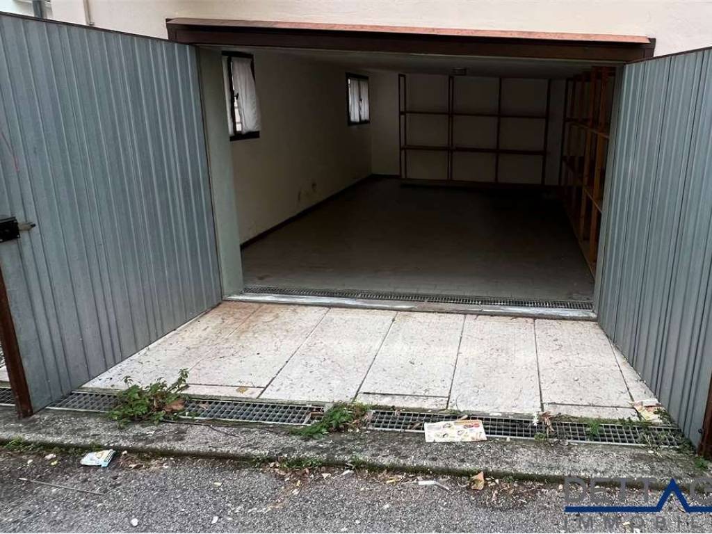 Box / garage a Venezia in Via Aleardi - Foto 2