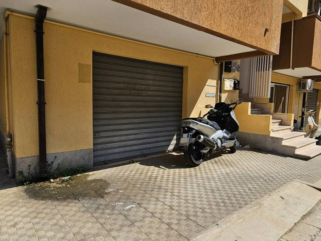 Box / garage a Soverato in Via Scopelliti, 1 - Foto 3