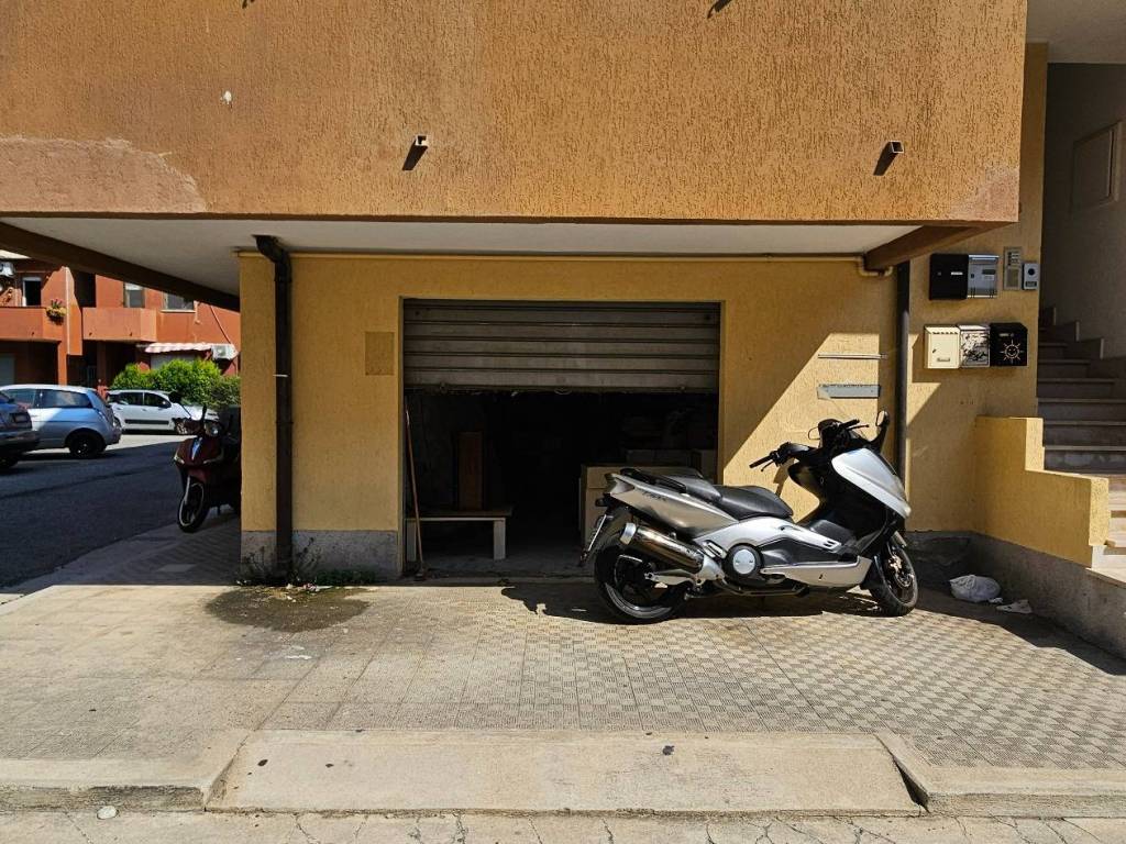 Box / garage a Soverato in Via Scopelliti, 1 - Foto 4