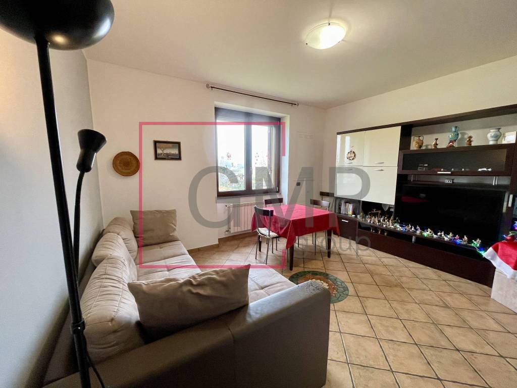 Appartamento a Gerenzano in Via Inglesina - Foto 2