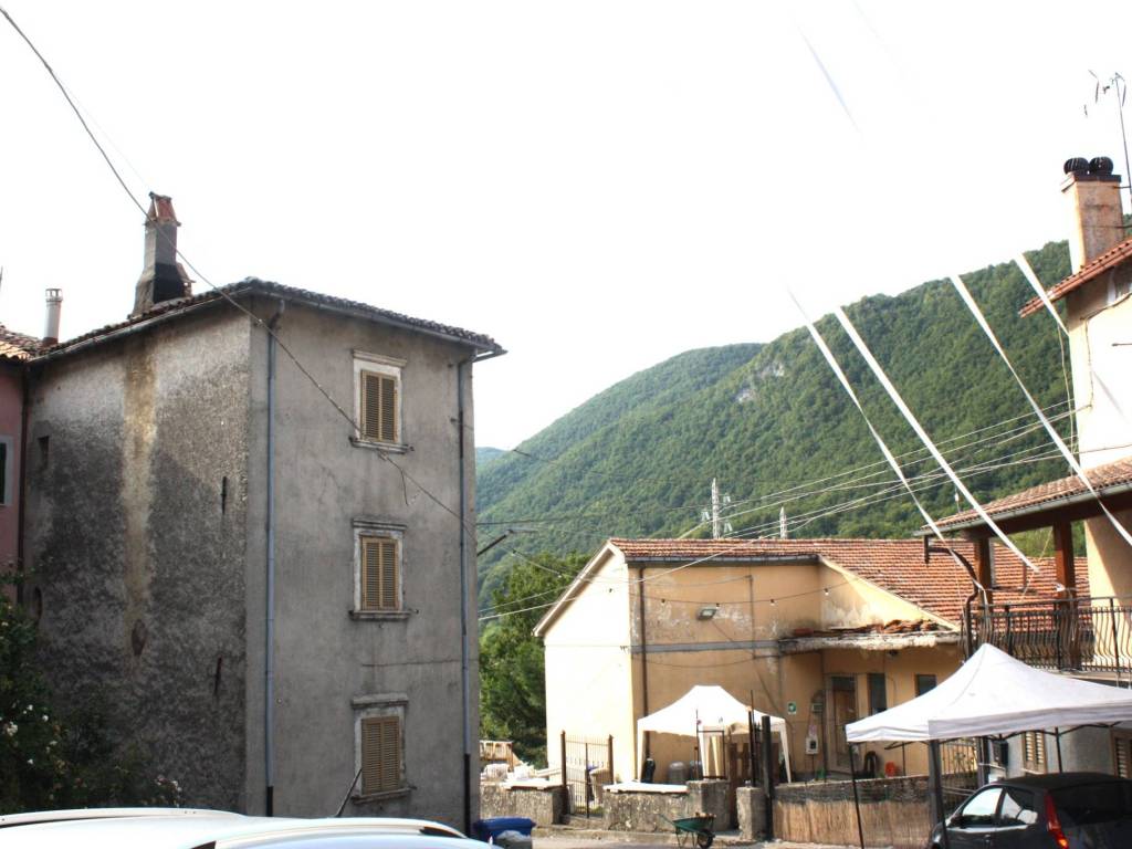 Appartamento a Tagliacozzo in Piazza XXIII - Foto 4