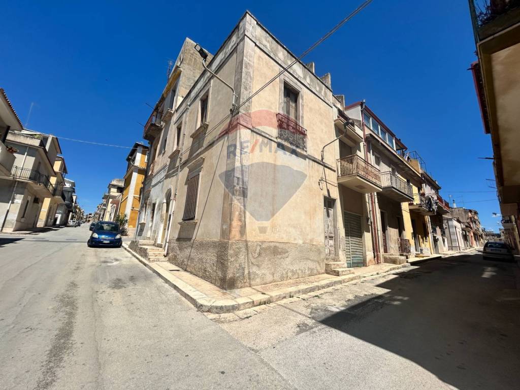 Casa indipendente a Rosolini in Via Canova 103 - Foto 2