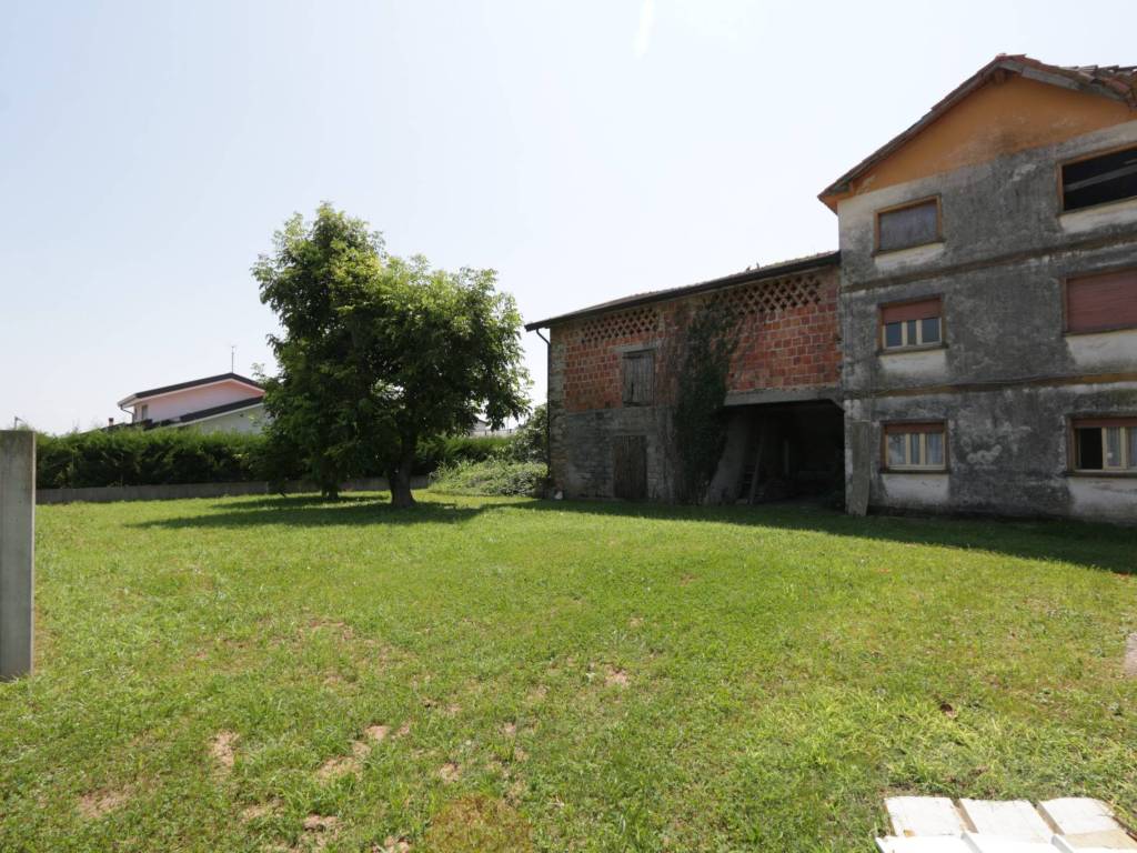 Villa a Spilimbergo in Via Ugo Foscolo - Foto 5