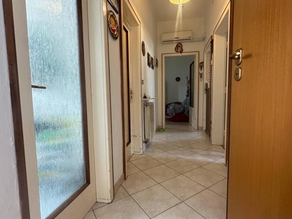 Appartamento a Monfalcone in Via Francesco Morosini, 26 - Foto 4