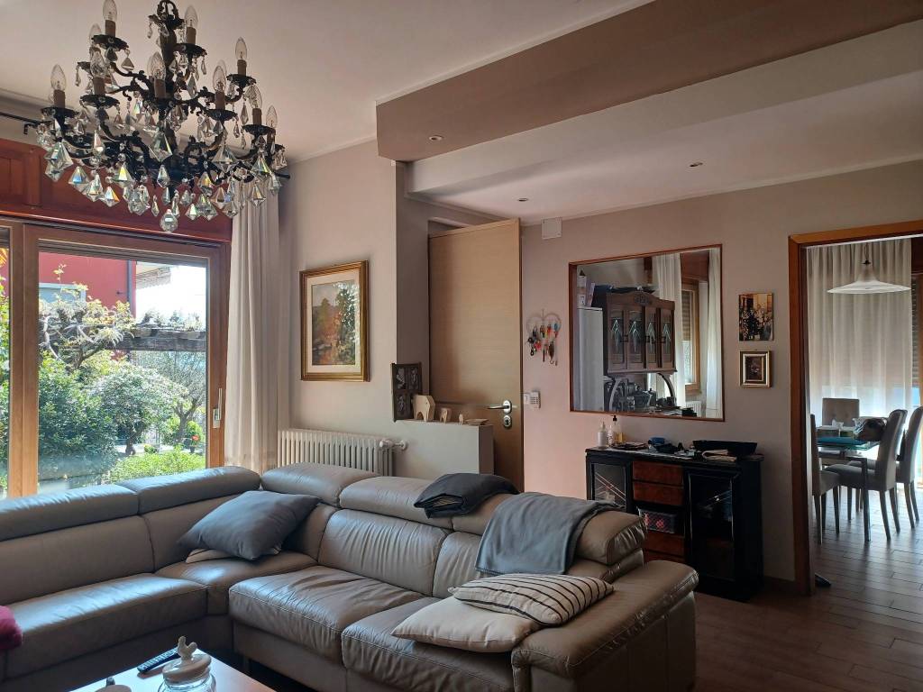 Casa indipendente a Gravellona toce in Via Casa del Gallo, 29 - Foto 2