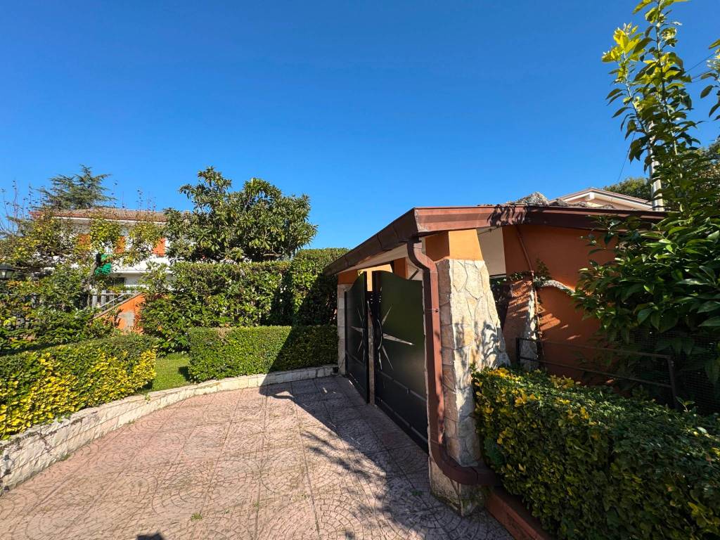 Villa a Frosinone in Via Colle Timio, 99 - Foto 4