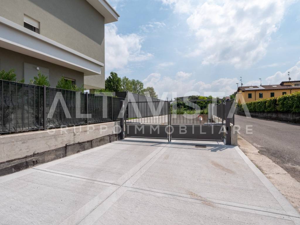 Appartamento a Rezzato in Via Giovanni Falcone - Foto 4