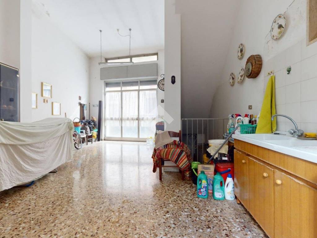 Casa indipendente a Francavilla fontana in Via R. Caroli - Foto 2