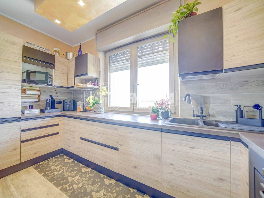 Villa a Sesto calende in Via della Quadra - Foto 2