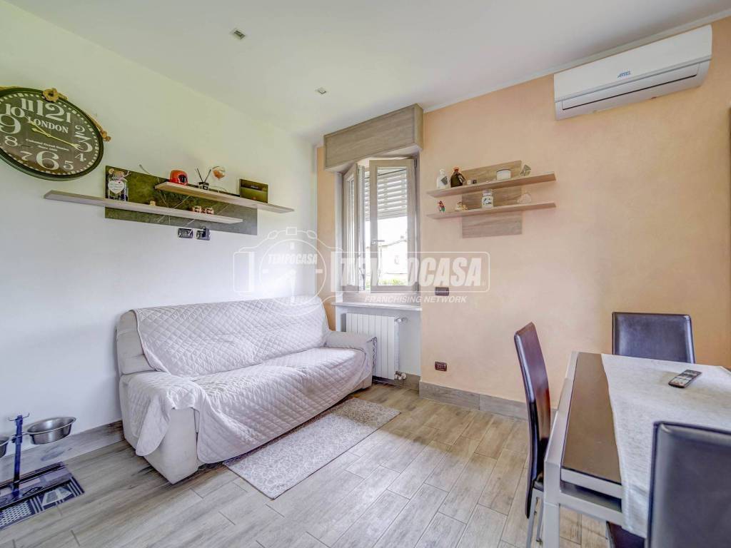 Villa a Sesto calende in Via della Quadra - Foto 3