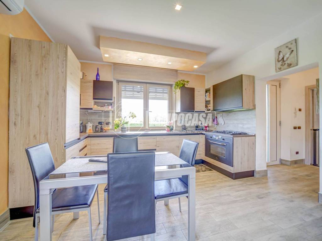 Villa a Sesto calende in Via della Quadra - Foto 4