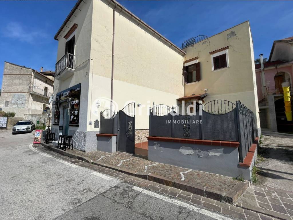 Villetta a schiera a Montecorvino pugliano in Corso Germano Lamberti - Foto 3