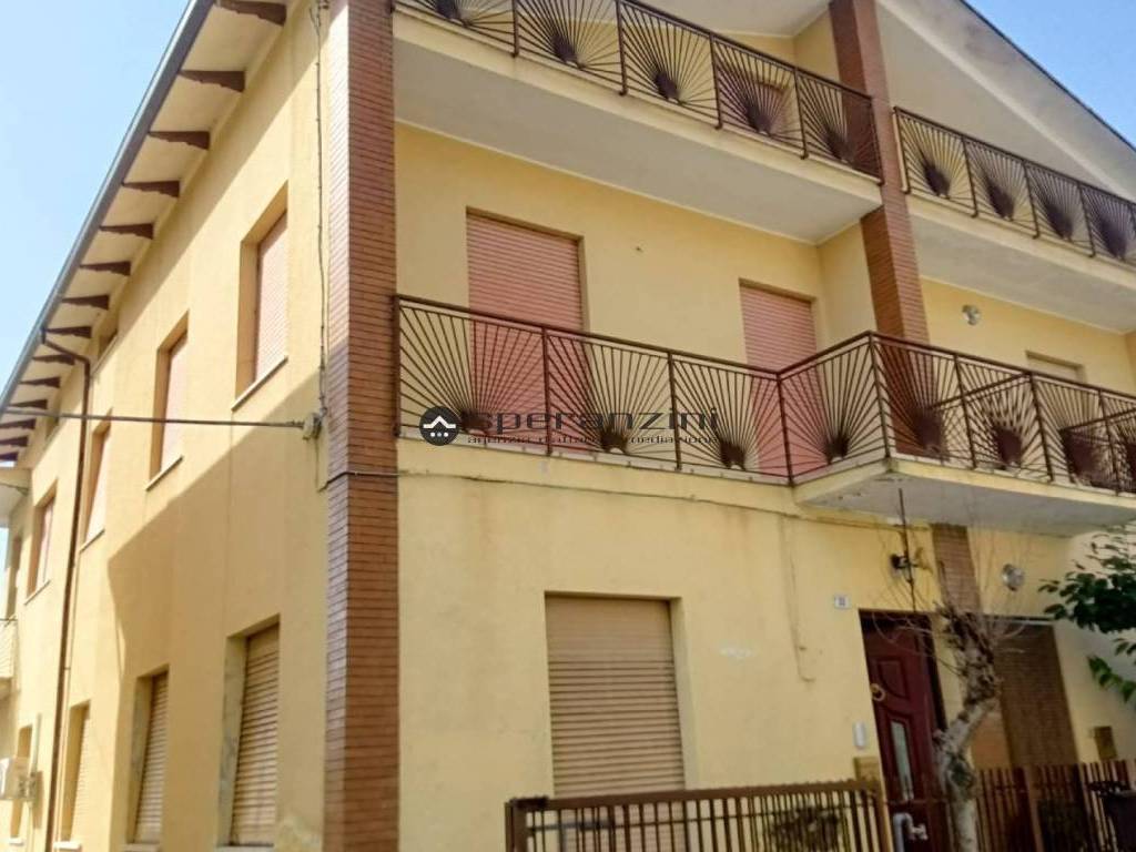 Casa indipendente a Fossombrone in via Enrico Fermi 34 , - Foto 1