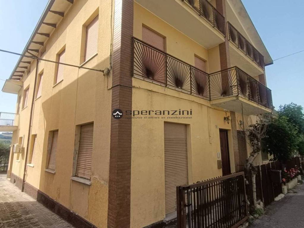 Casa indipendente a Fossombrone in via Enrico Fermi 34 , - Foto 3