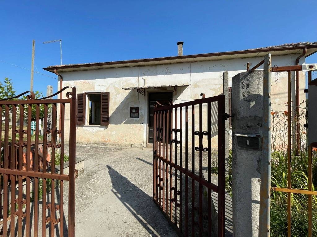 Casa indipendente a Isola del liri in Via Francesco Petrarca - Foto 2