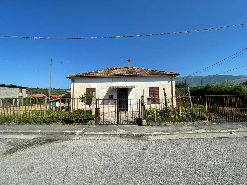 Casa indipendente a Isola del liri in Via Francesco Petrarca - Foto 3