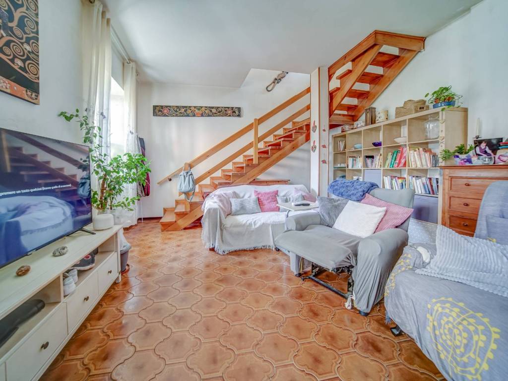 Appartamento a Angera in Via Guglielmo Marconi, 17 - Foto 4