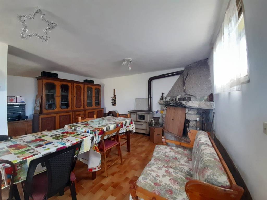 Villa a Aprilia in Via Esino, 33 - Foto 3