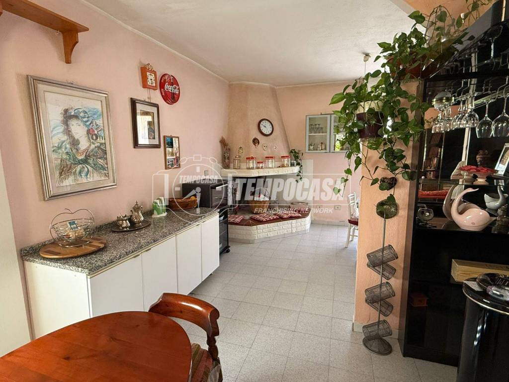 Appartamento a Assemini in Via Goceano 15 - Foto 2