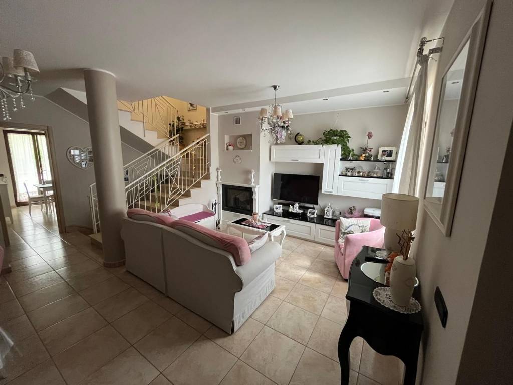 Villa a Pontecorvo in Viale Dante Alighieri - Foto 3