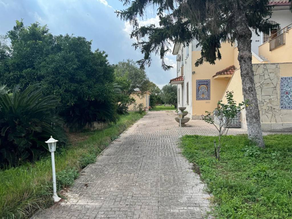 Villa a Aprilia in Via Genio Civile, 419 - Foto 2