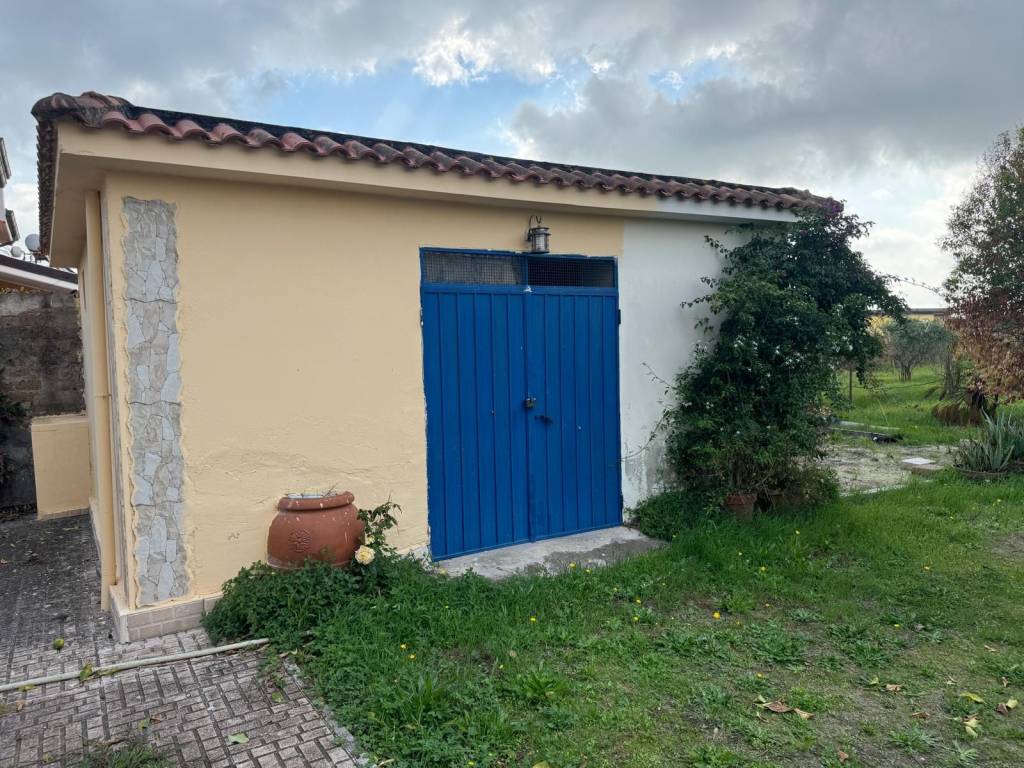 Villa a Aprilia in Via Genio Civile, 419 - Foto 5