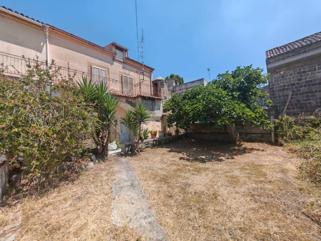 Casa indipendente a Caserta in Via Ladevaia, 50 - Foto 2