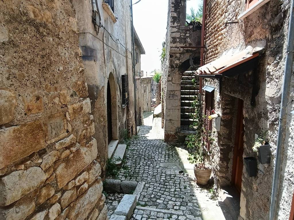 Palazzo / stabile a Sermoneta in Via della Portella, 5 - Foto 3